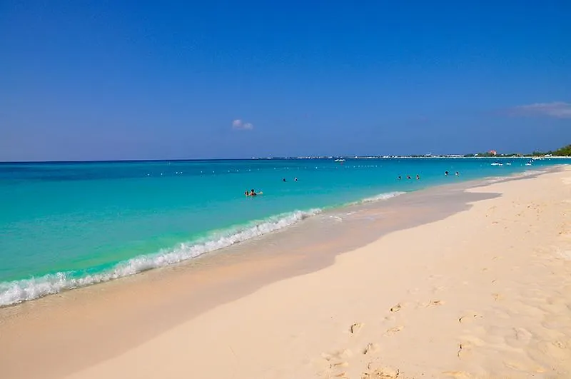 Sunshine Suites Resort West Bay 4*,