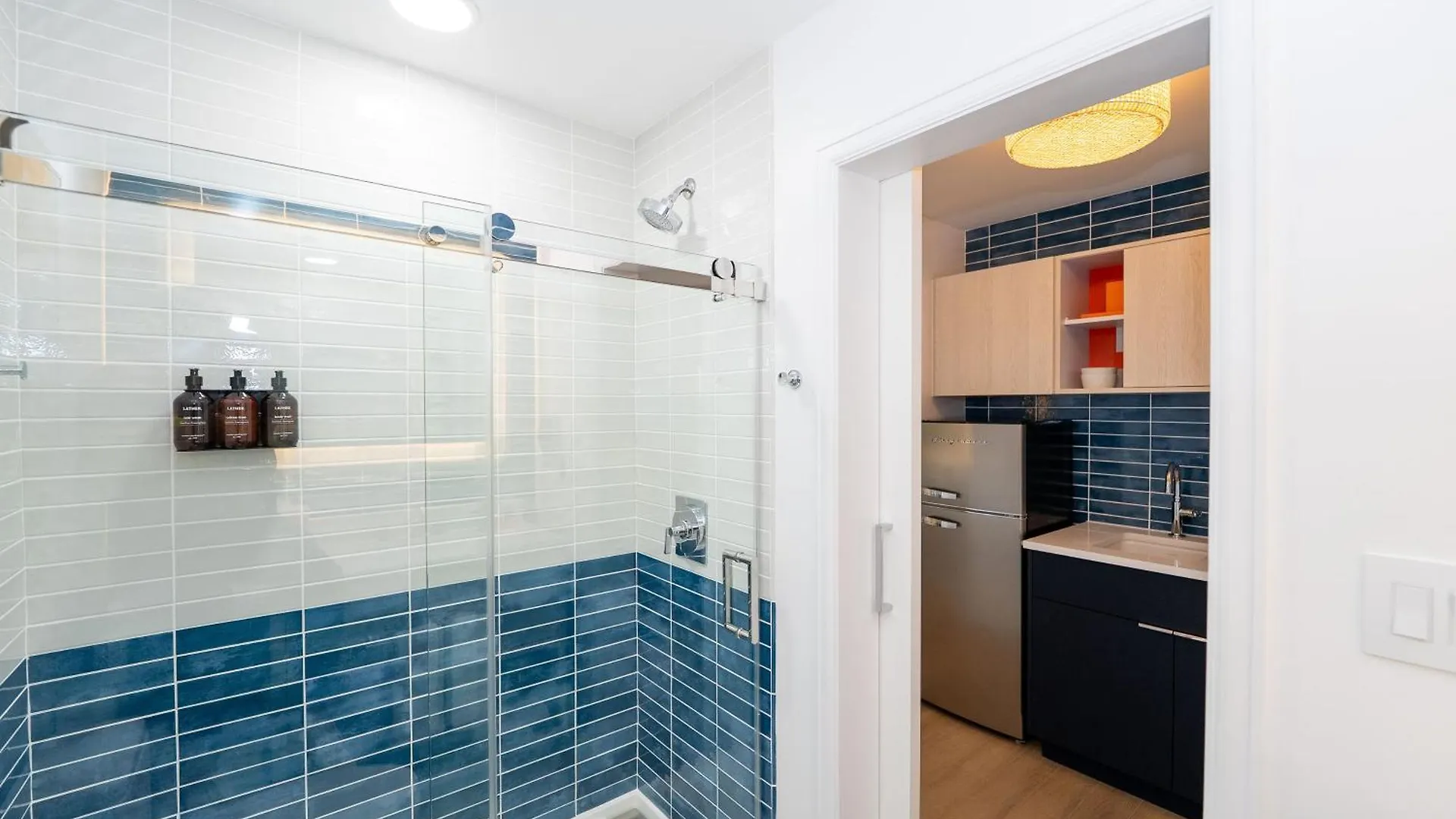 Sunshine Suites Resort West Bay Hotel