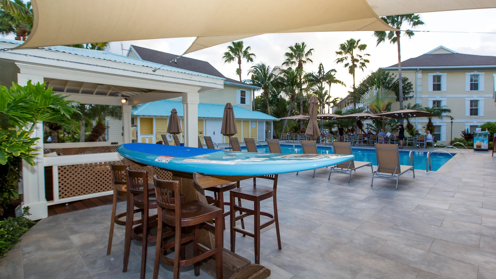 Sunshine Suites Resort West Bay 4*,  Cayman Islands