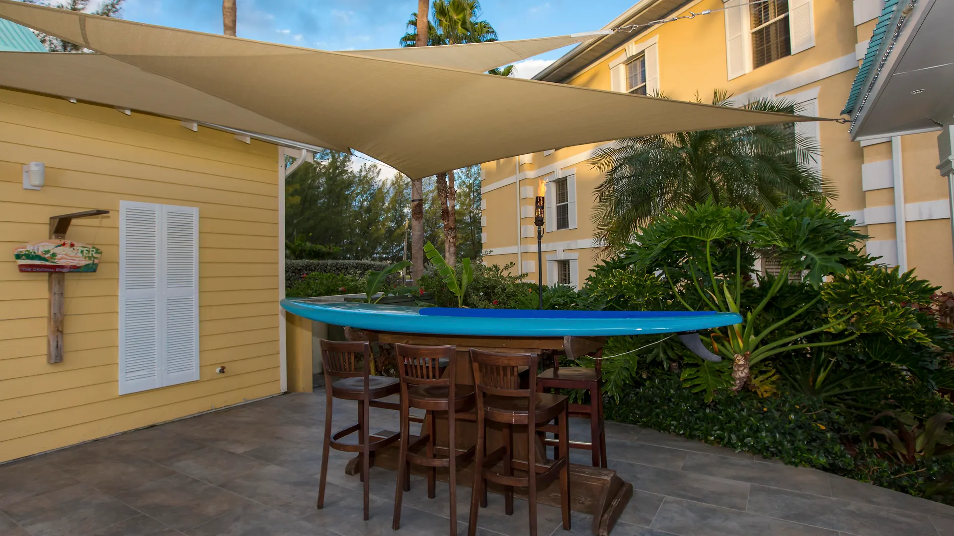 **** Hotel Sunshine Suites Resort West Bay Cayman Islands
